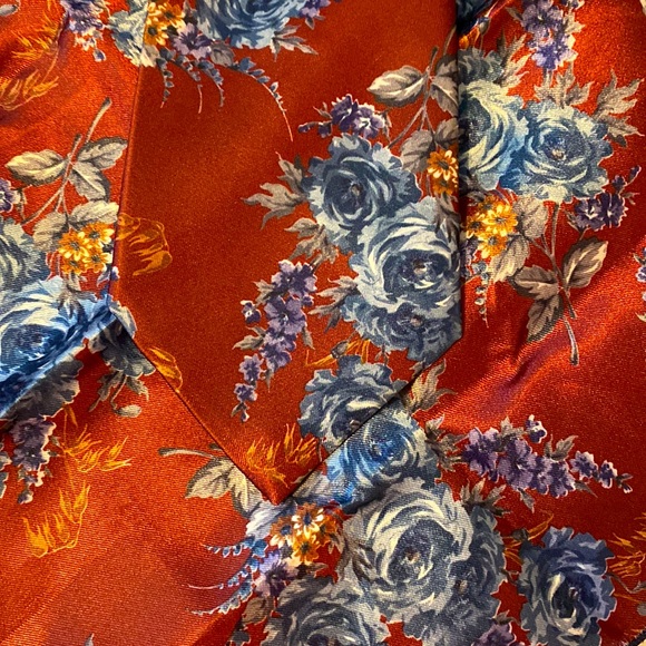 Tie and Pocket Square Set, - Picture 2 of 3